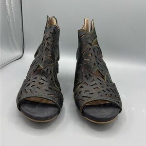 L'Artiste by Spring Step Icon heeled sandal